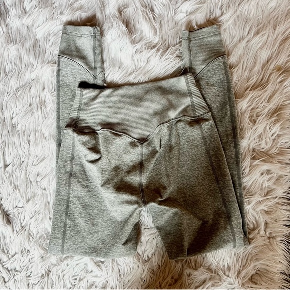 Alo high waist alosoft lounge leggings Heather gray XS - Picture 4 of 5